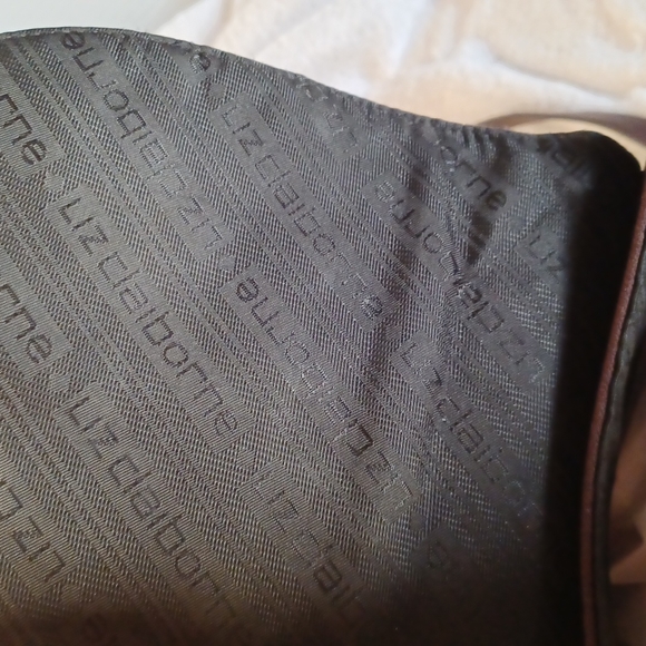 Liz Claiborne Small Brown Crossbody Bag - Picture 4 of 11